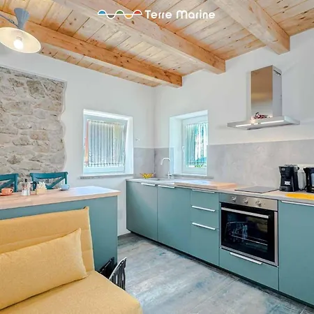Il Borgo Del Silenzio-vivo Per Lei, Terre Marine Appartamento La Spezia