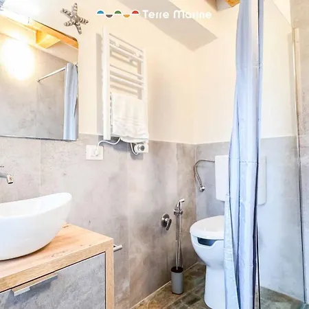 Apartamento Il Borgo Del Silenzio-vivo Per Lei, Terre Marine